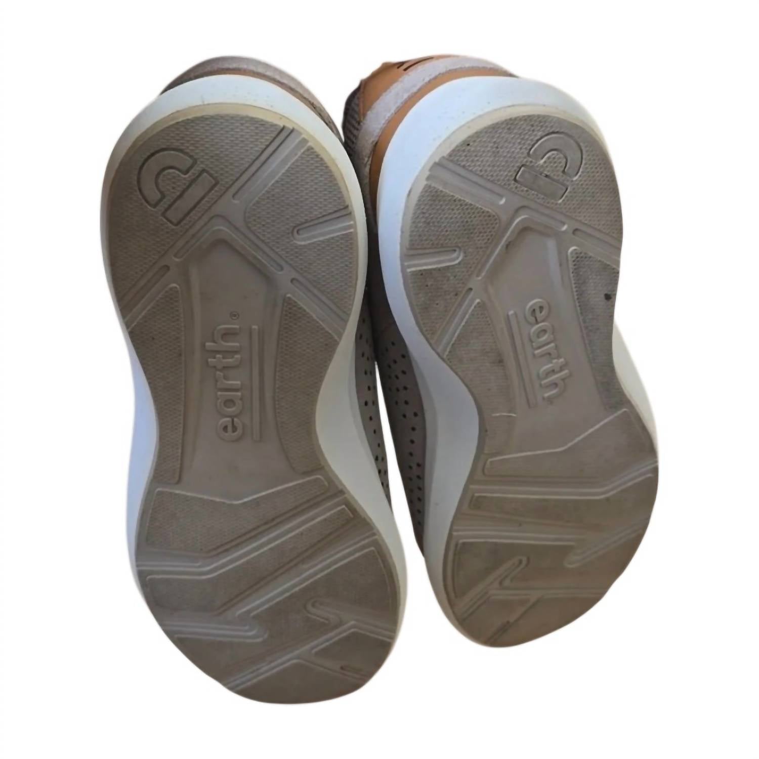 Earth - Women's Desire Flow Sneakers