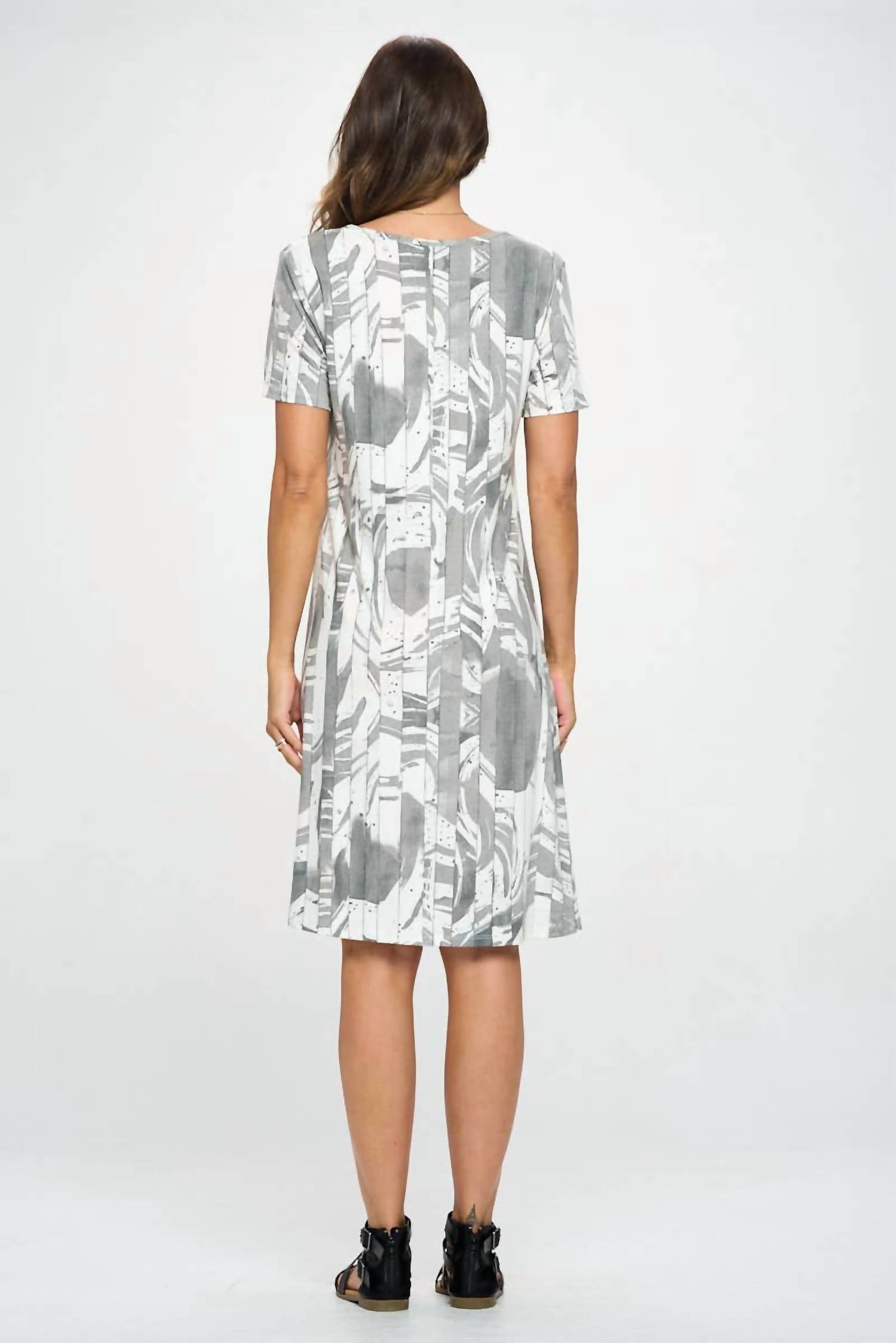 Focus Fashion - Short Sleeve Pullover Midi Dress