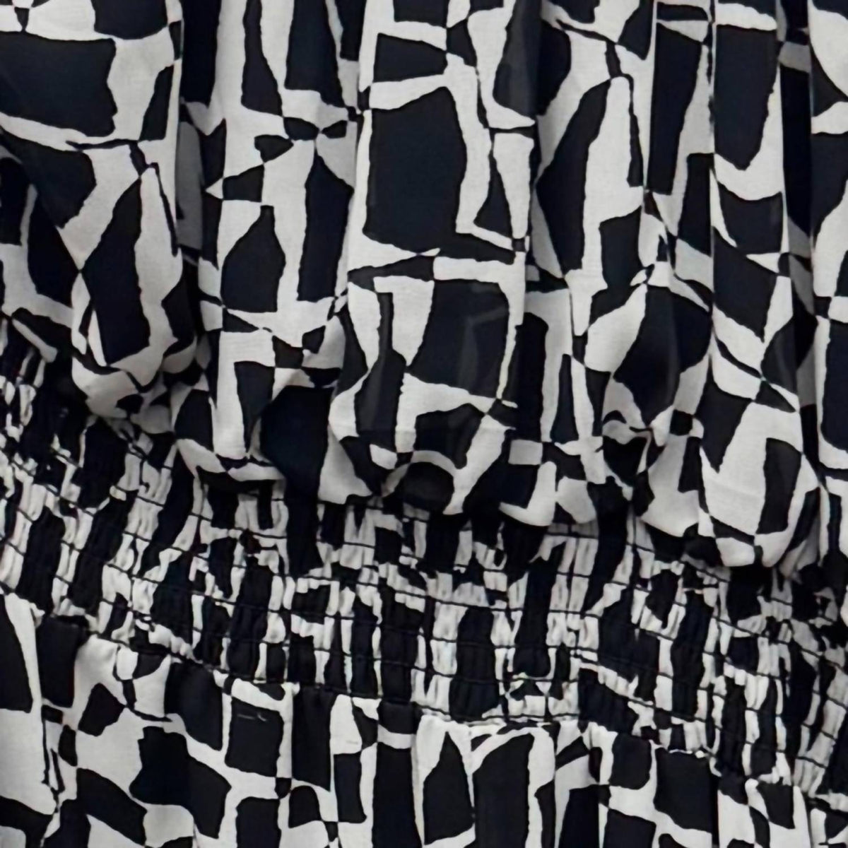 VINCE CAMUTO Chic Jumpsuit in black and white - women's pants - detail view