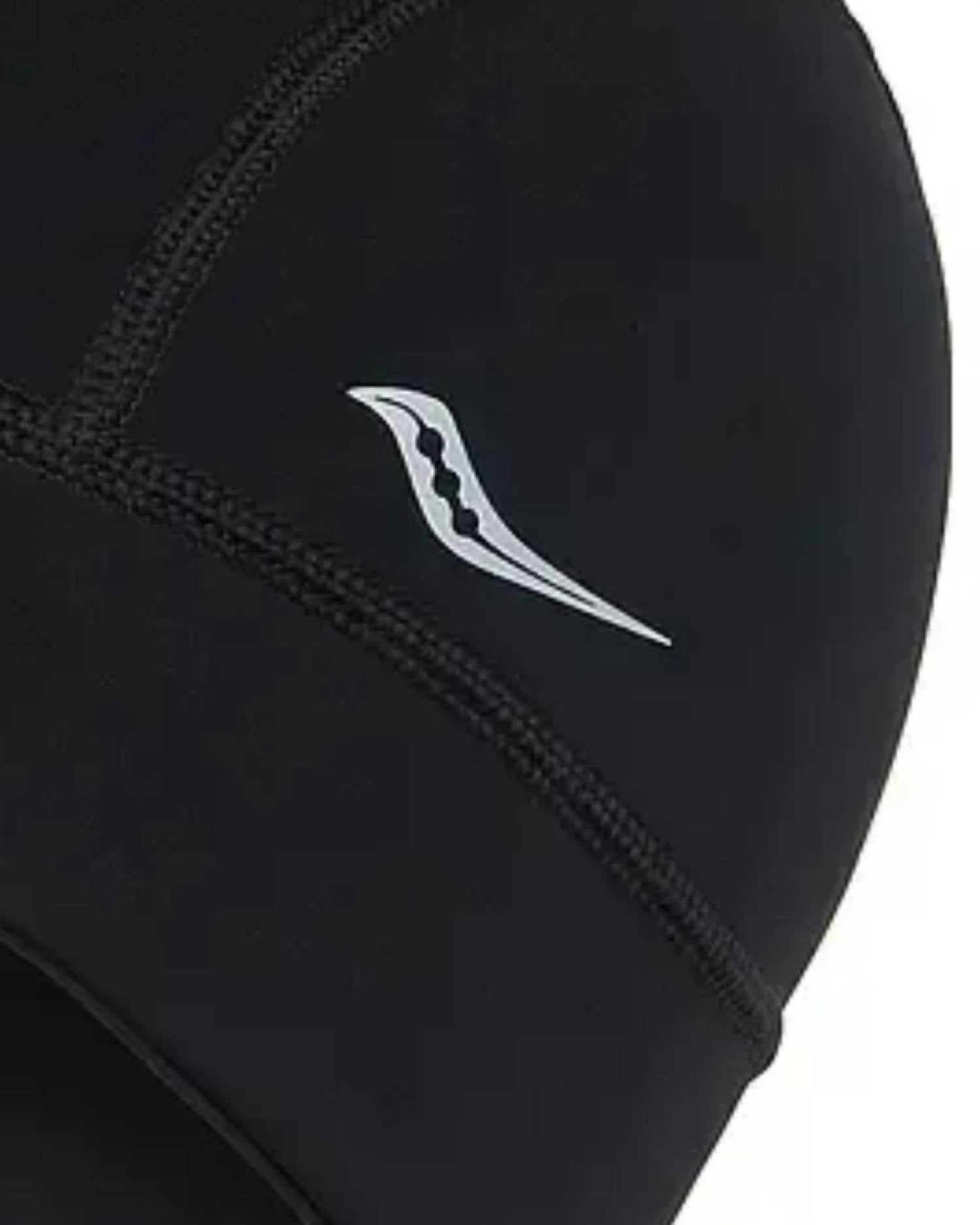 SAUCONY Solstice Beanie - Unisex in black - men's hat - detail view