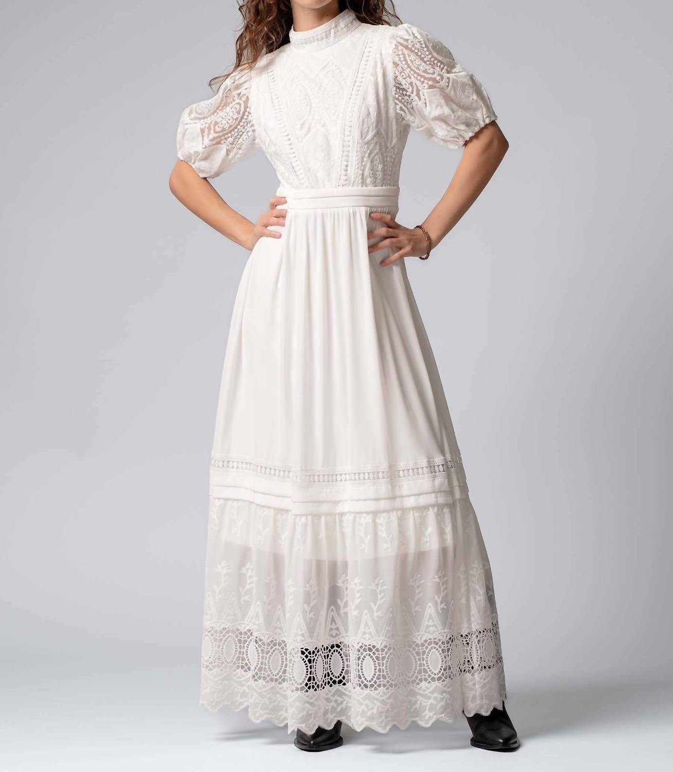 Urban Daizy - Victorian Lace Maxi Dress