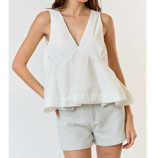 Lalavon - V-neck Sleeveless Flare Top