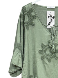 Oz - Women's Raised Embroidery V Neck Blouse