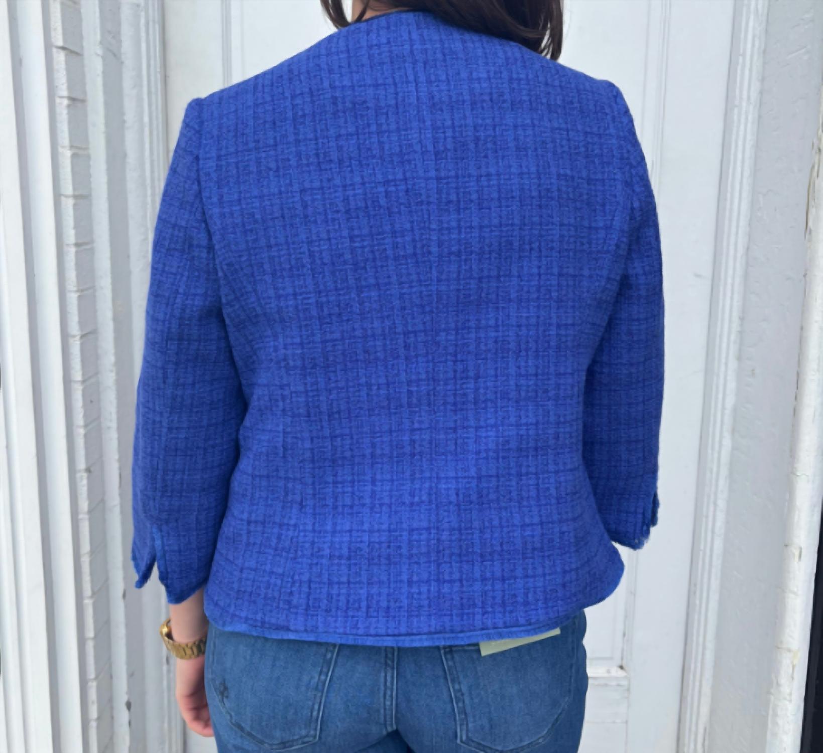 Tinta & Bariloche Three Quarter Sleeve Collarless Blazer in royal blue - women's jacket - detail view