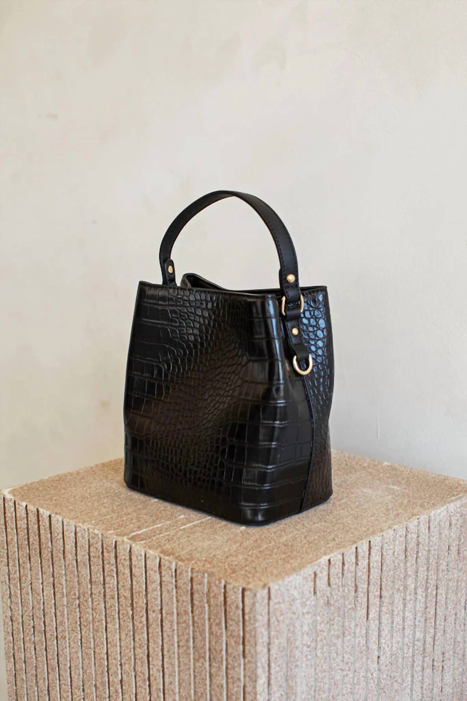 Aota - Women's Elena Bucket Bag