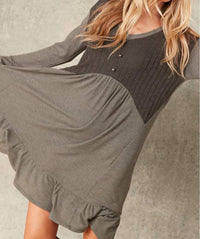 Sugarfox - Two-tone Ruffle Hem Knit Dress