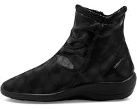 ARCOPEDICO Women's Paluma Boot in black stardust - women's shoe - detail view
