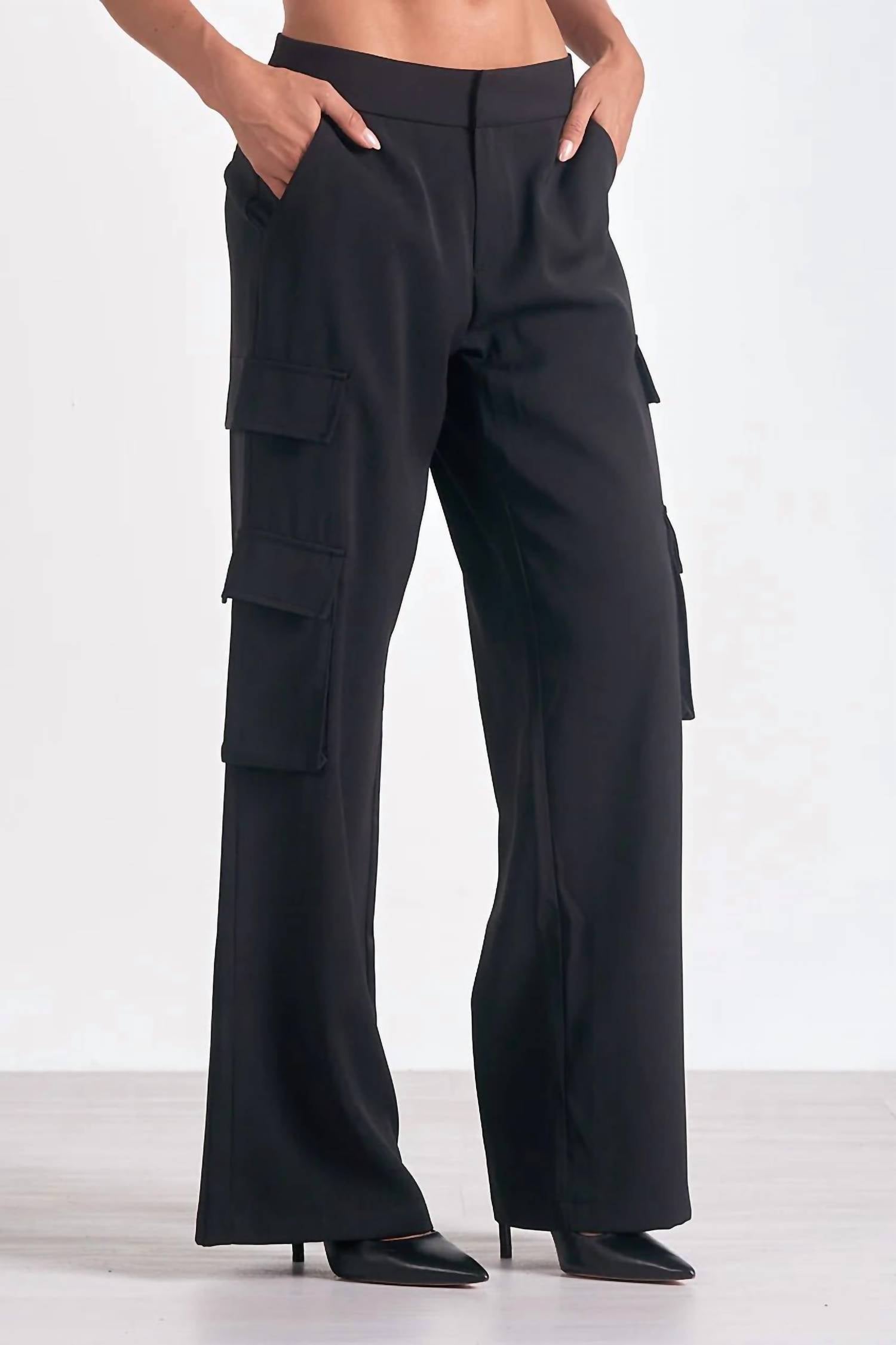 ELAN Raja Cargo Pants in black - women's pants - detail view