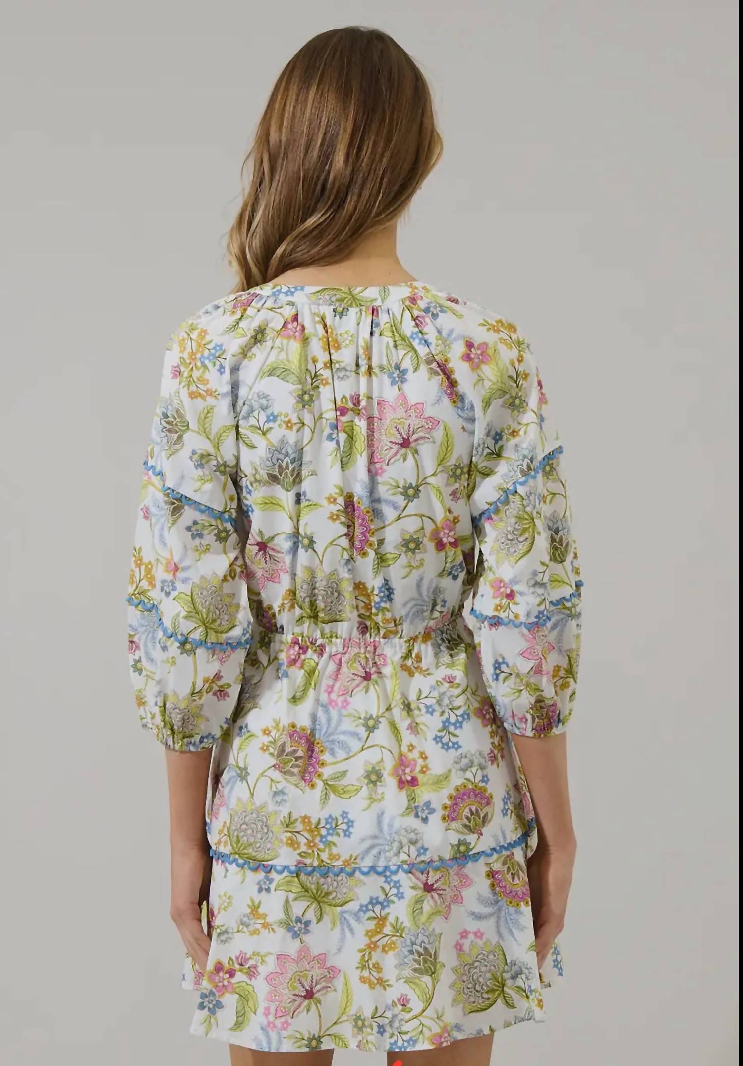 Sugarlips - Pany Floral Darrian Split Neck Mini Dress