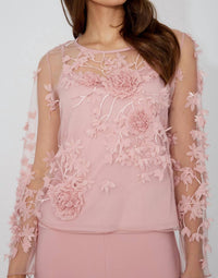 Frank Lyman - Floral Embroidered Pullover Top