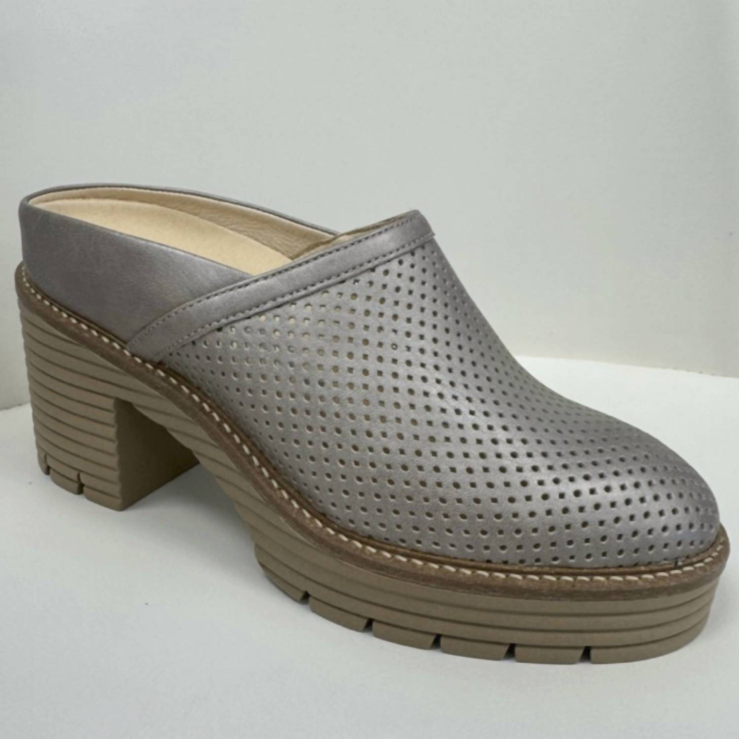 Softwaves - Women's Mansi Heeled Mule Clogs