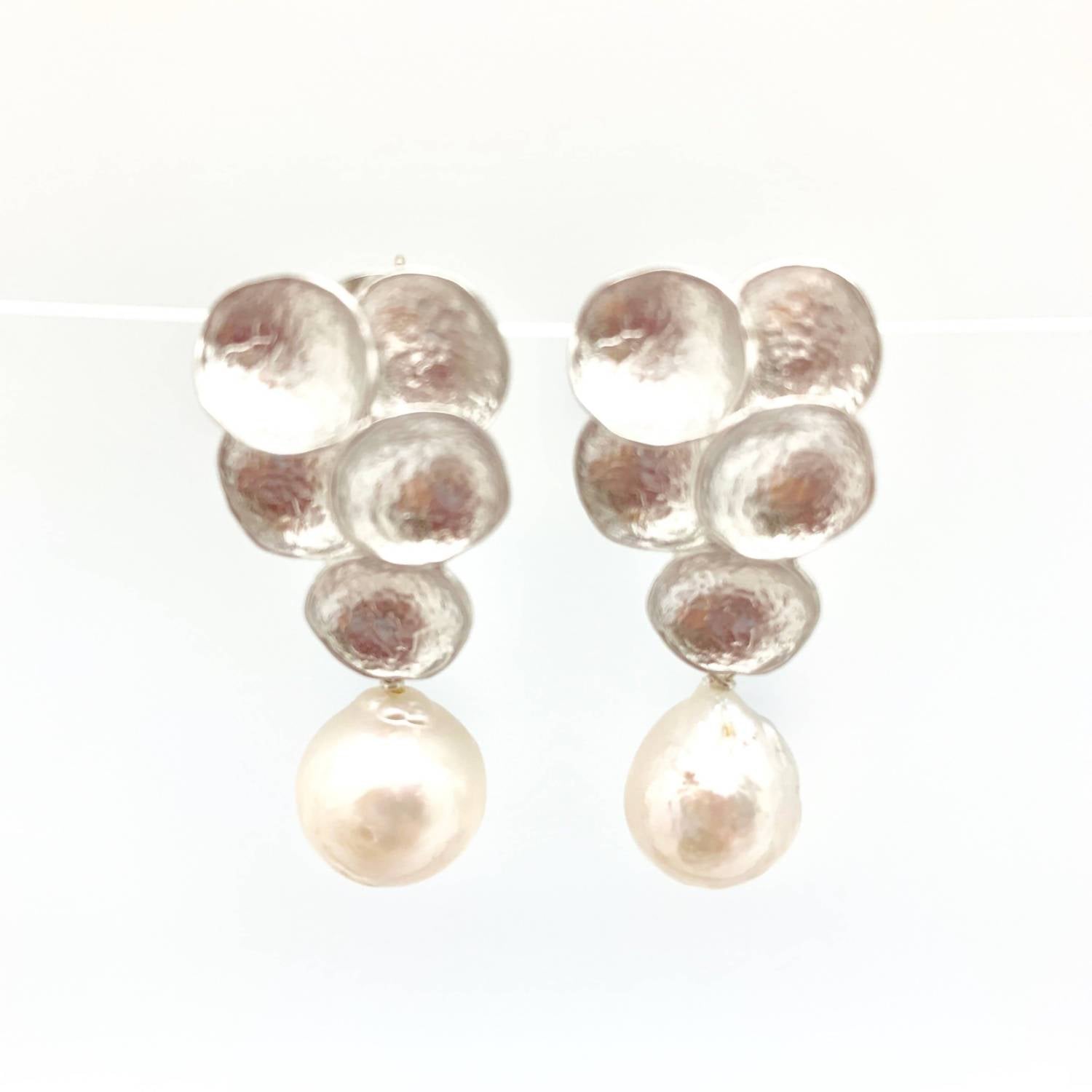 In2 Design - Women's Baroque Pearl Bubble Earring