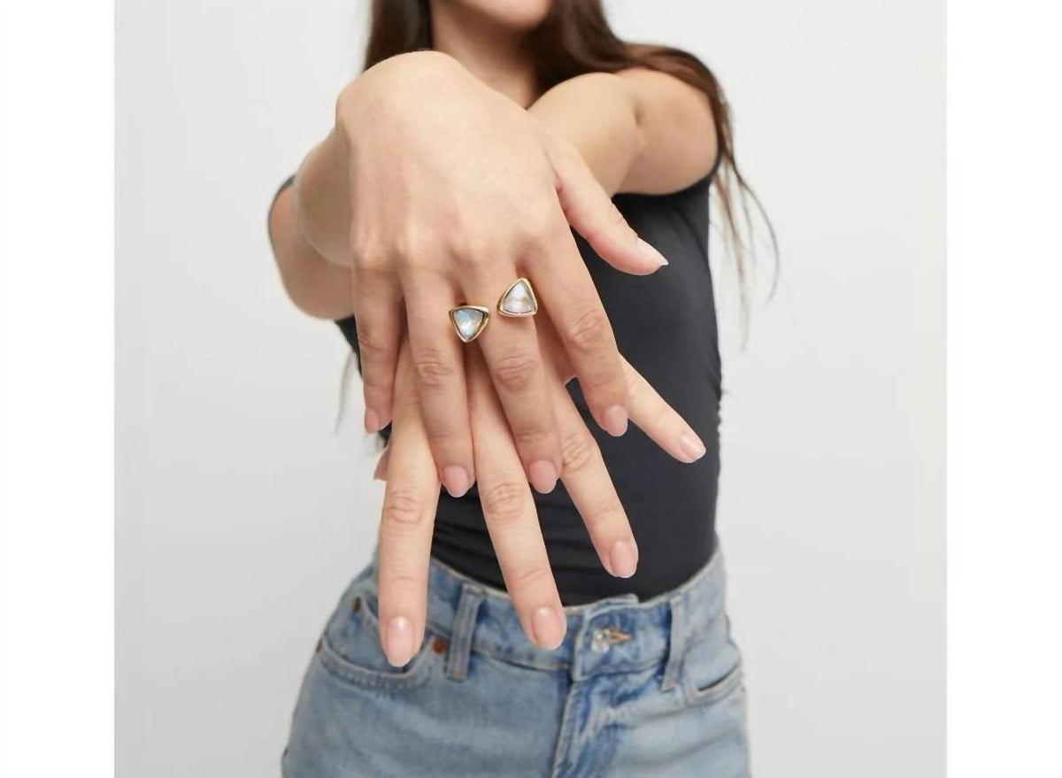 Unode50 - Women's Triangular Ring With Two Crystals