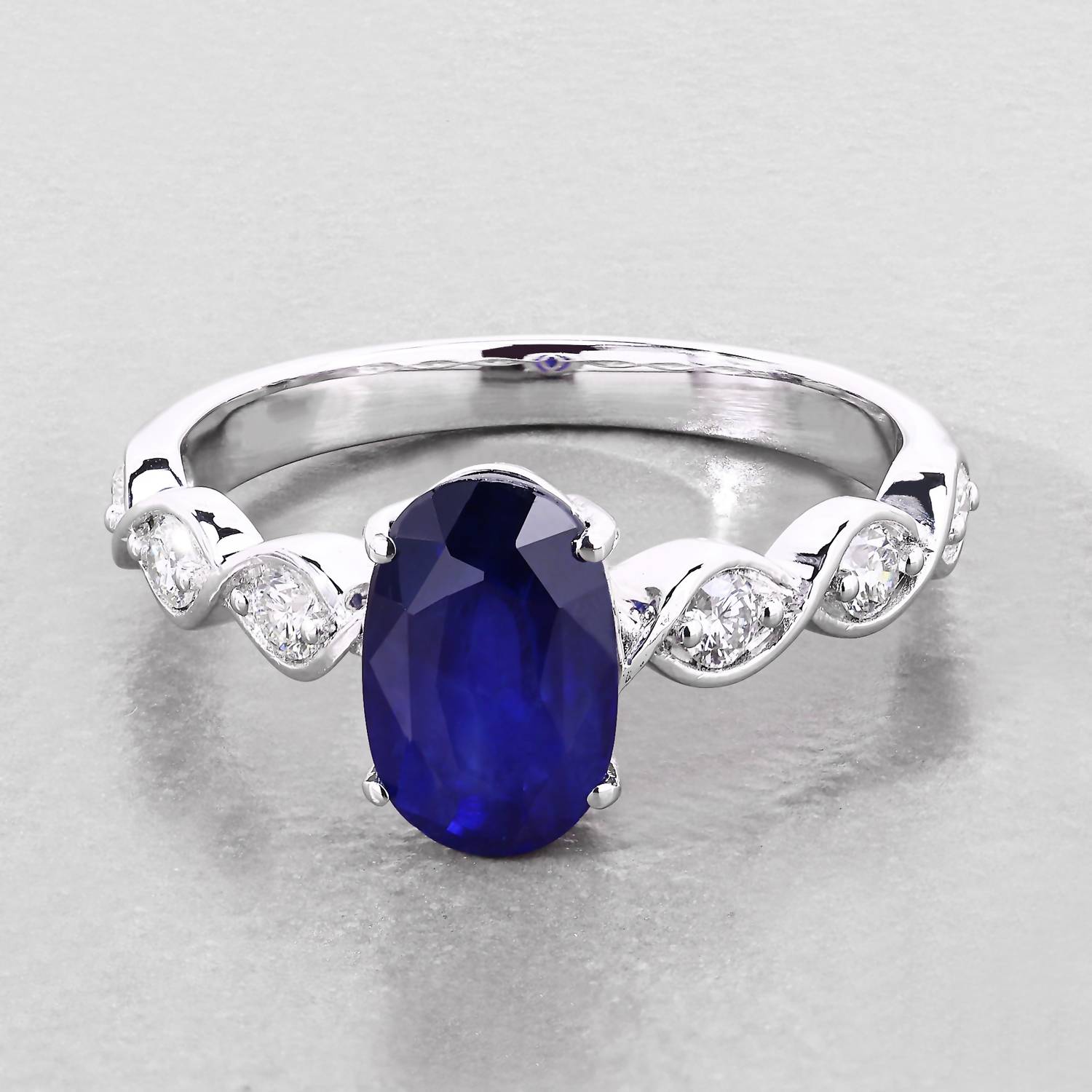 Diana M Jewels Women's Oval Natural Ceylon Blue Sapphire Fashion Ring (2.57 Ct) - Signature in 18k white gold - women's jewelry - detail view
