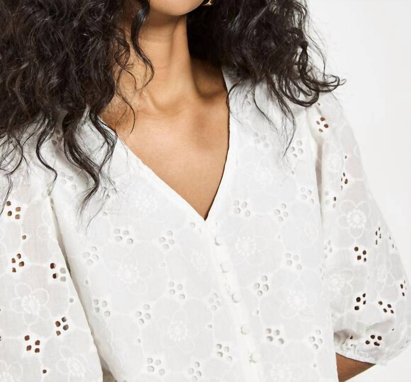 Apricot - Daisy Broderie Top