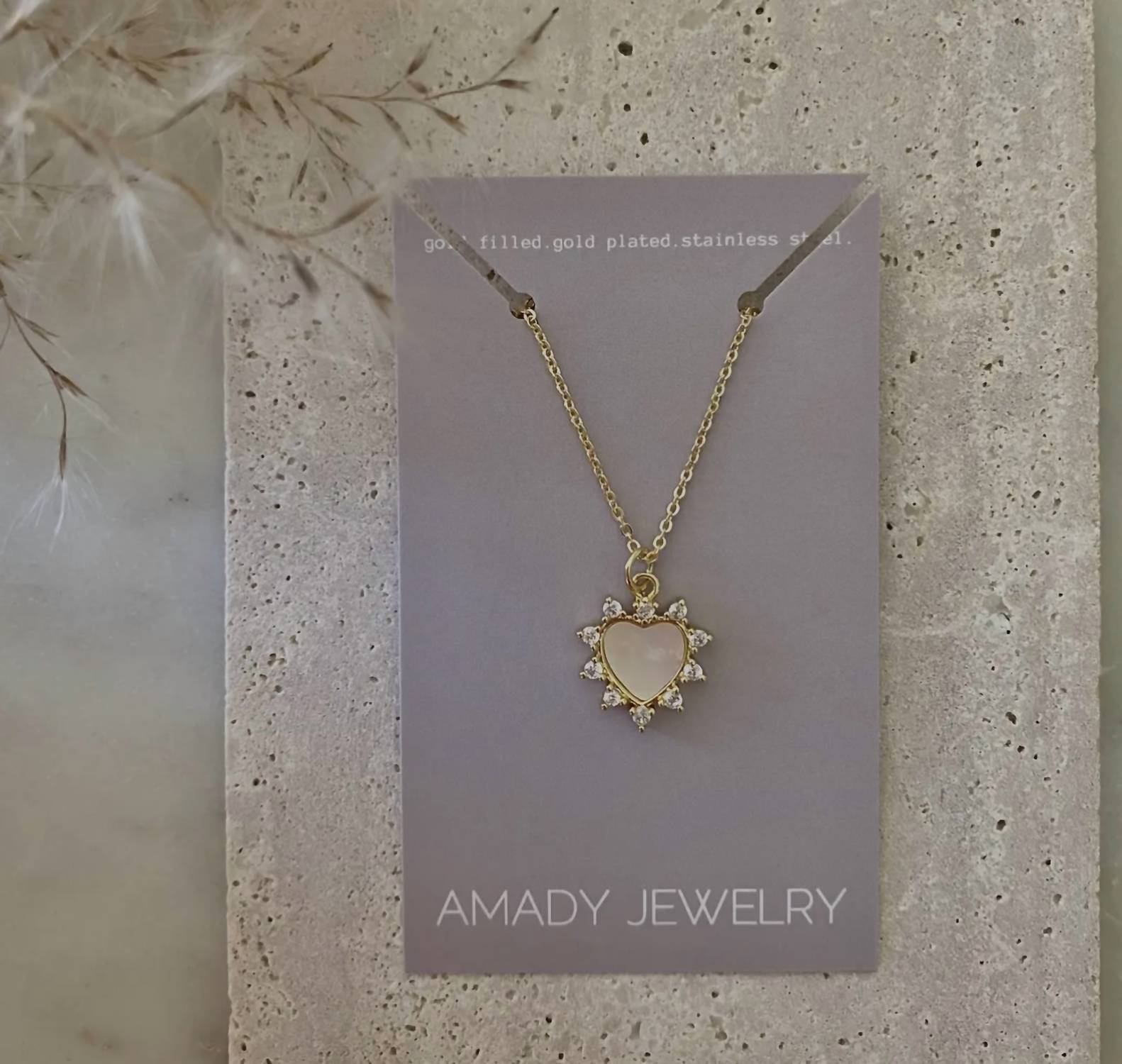 Amady Jewelry - Women's Heart Shape Shell Pendant