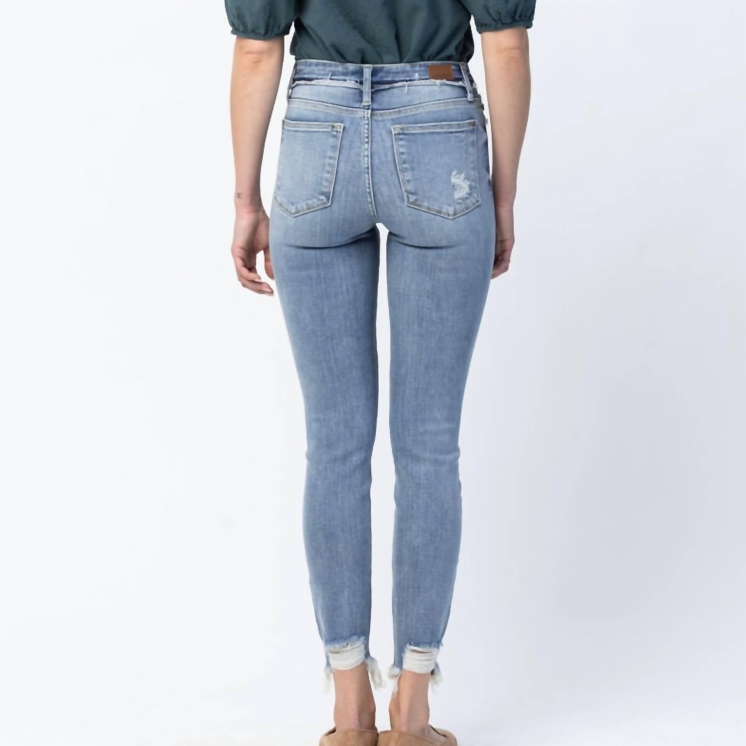 Judy Blue - Midrise Detail Skinny Jean