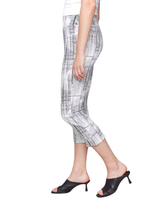 Charlie B - Printed Stretch Pull-on Capri Pants