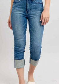 Judy Blue Cuffed Capri in medium - women's pants
