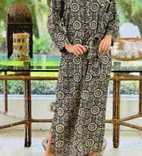 Just Darviny - Hostess Maxi Dress