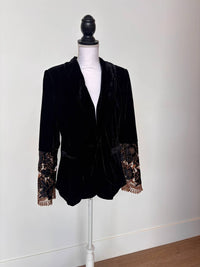 Paparazzi - Women's Velvet Blazer With Thread Cutwork