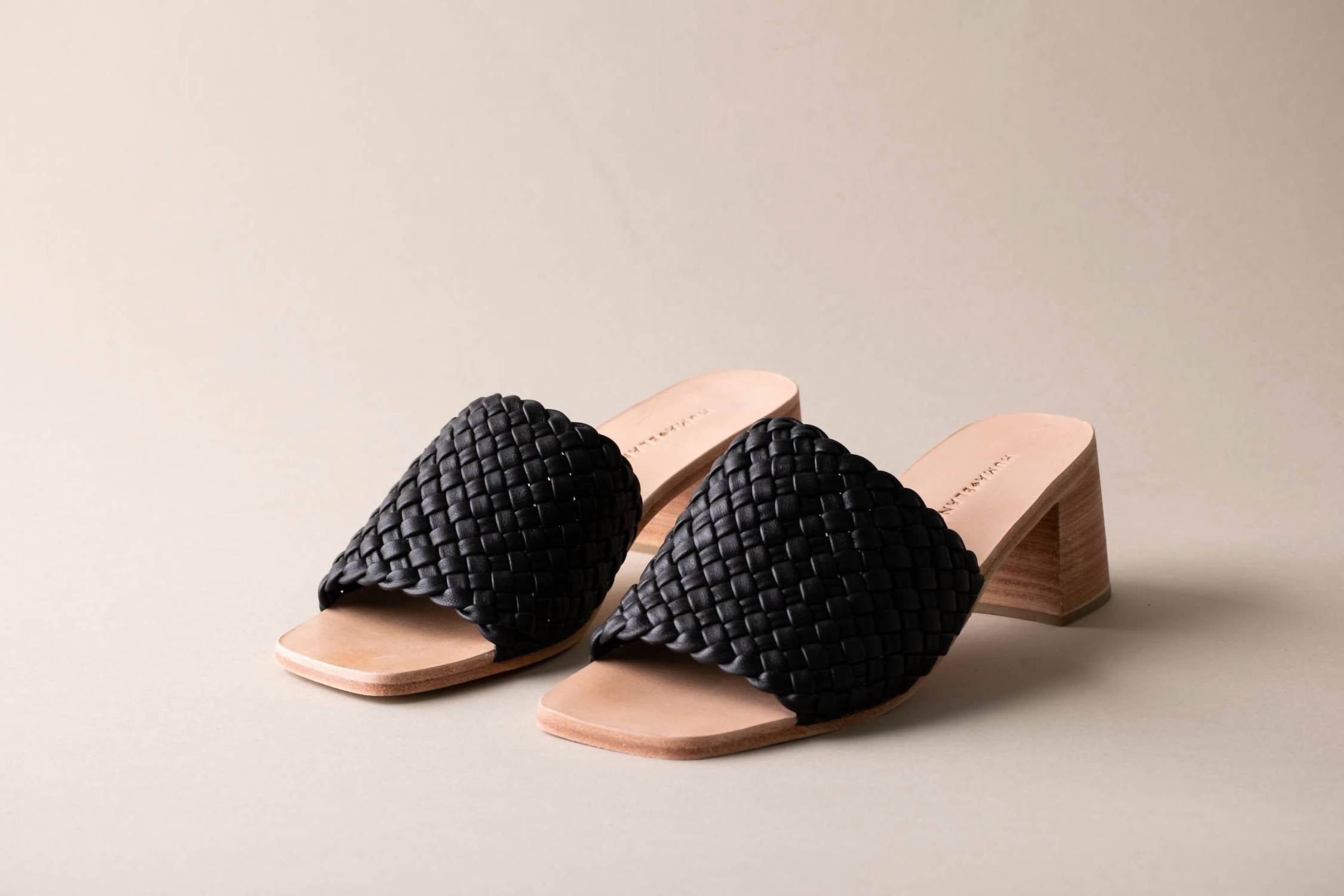 GIA SANDALS