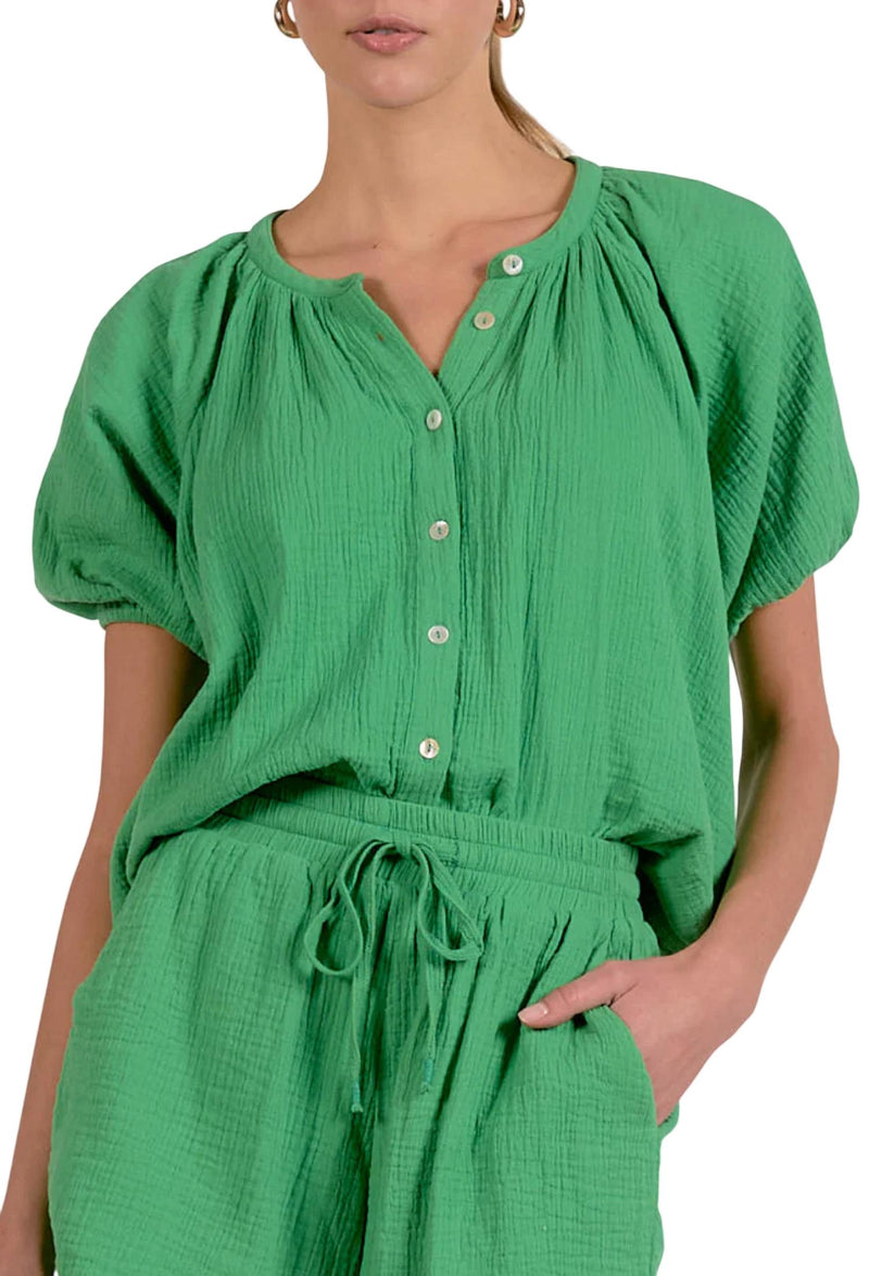 ELAN Short Sleeve Gauze Top in kelly green - women's blouse