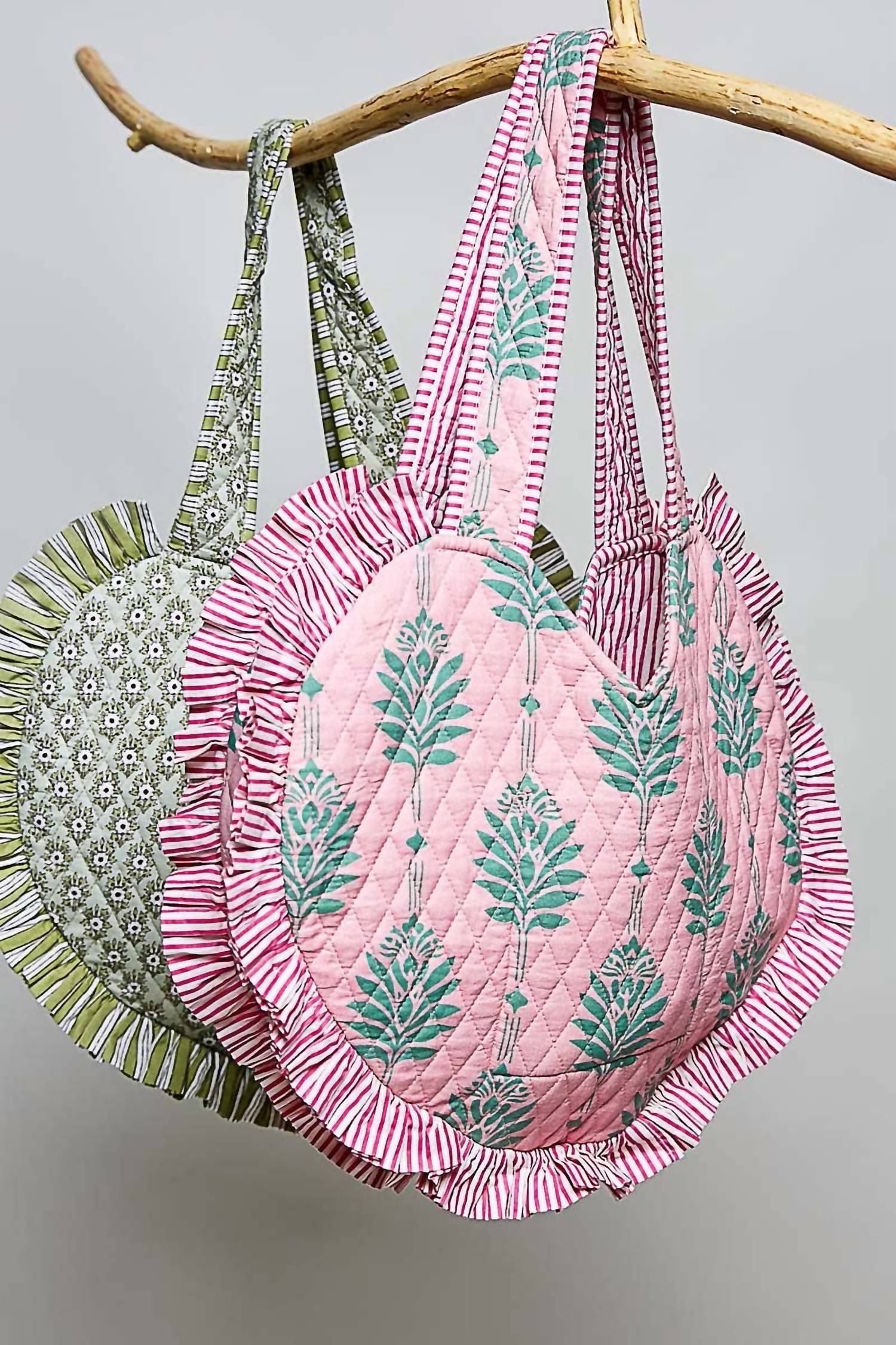 Pol - Heart Shaped Ruffle Edge Quilted Tote Bag