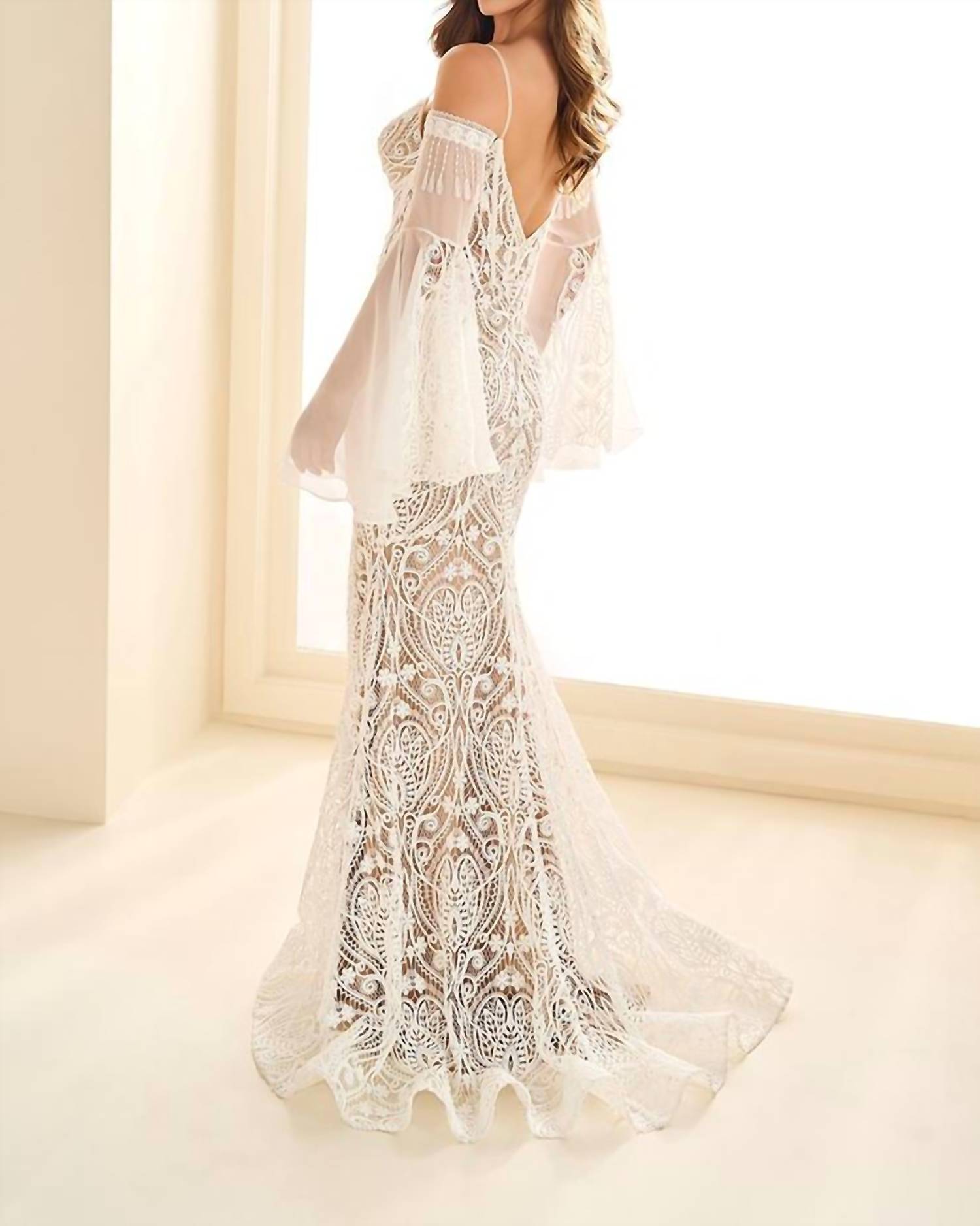 Ellie Wilde - Lace Mermaid Evening Gown