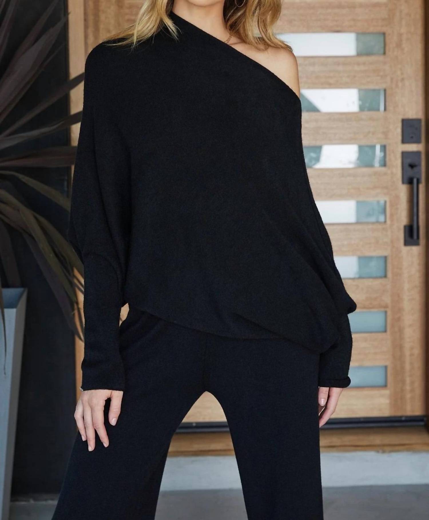 Belle D'Amour - The Oversized Sweater