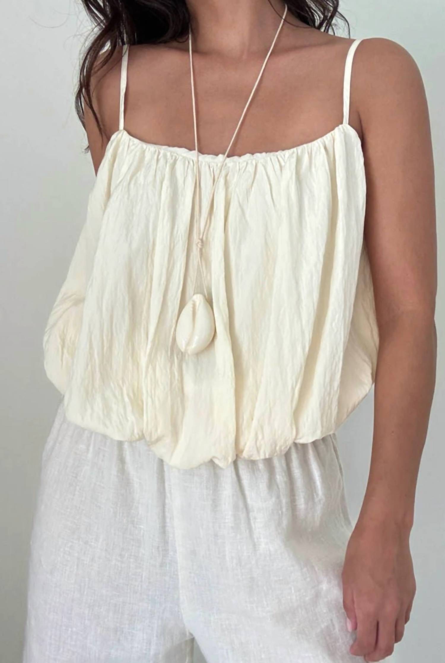 Et Clet - Bubble Hem Spaghetti Strap Backless Top