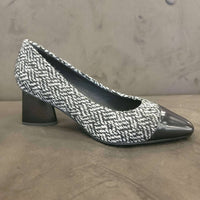 The FLEXX Women's Miley Pump Shoe in black white - women's flats