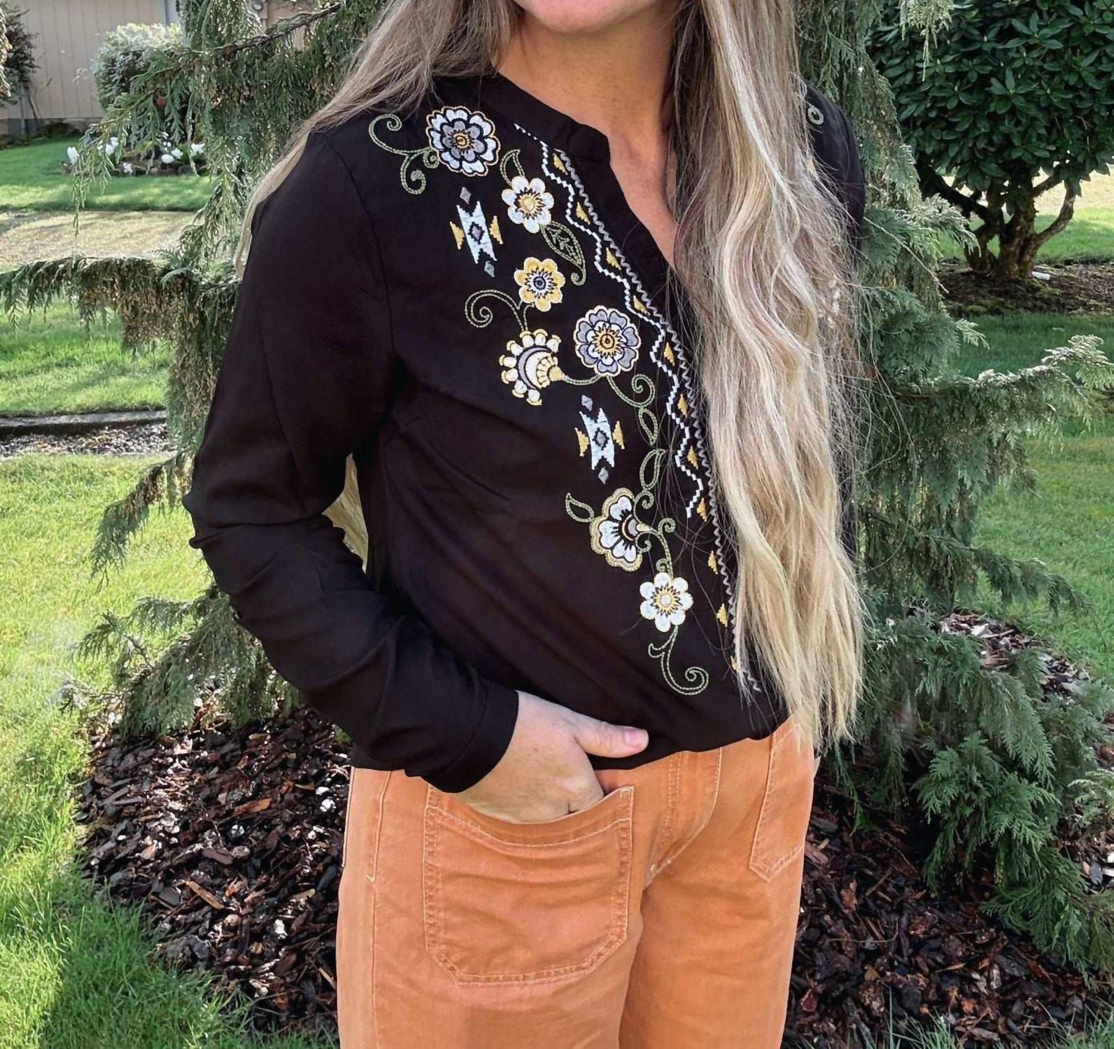 Roper - Women's Embroidered Floral Long Sleeve Top