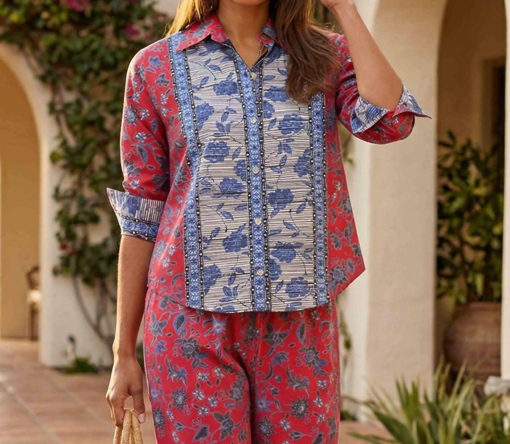 Karen Kane - Ruched Sleeve Border Print Shirt