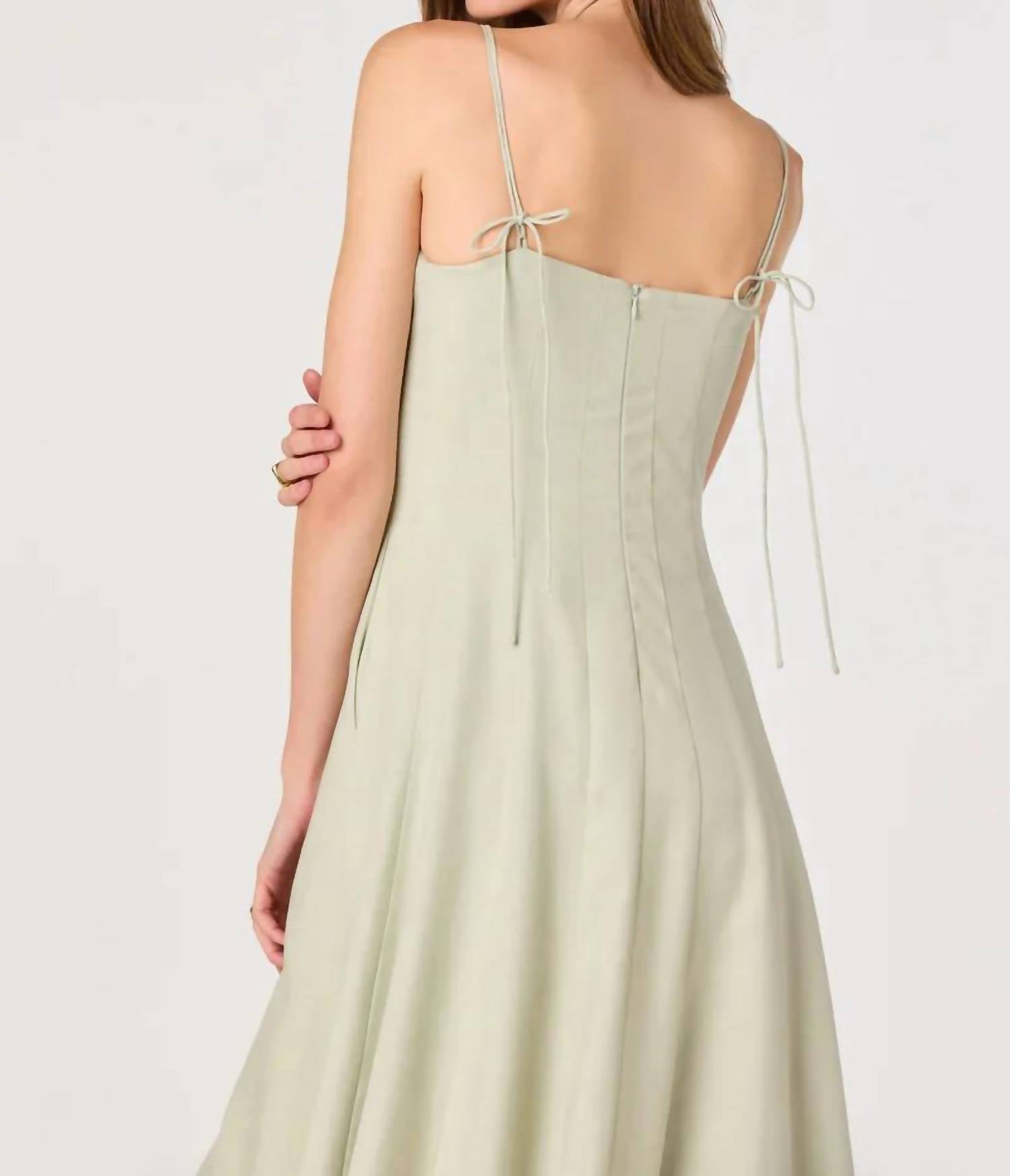Astr - Trisha Square-neck Midi Dress