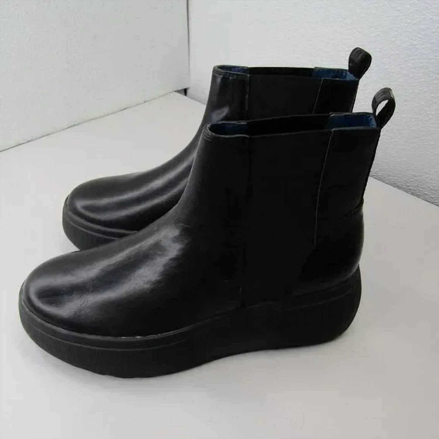 Rebels Women's Bobbie Boot in black - women's shoe