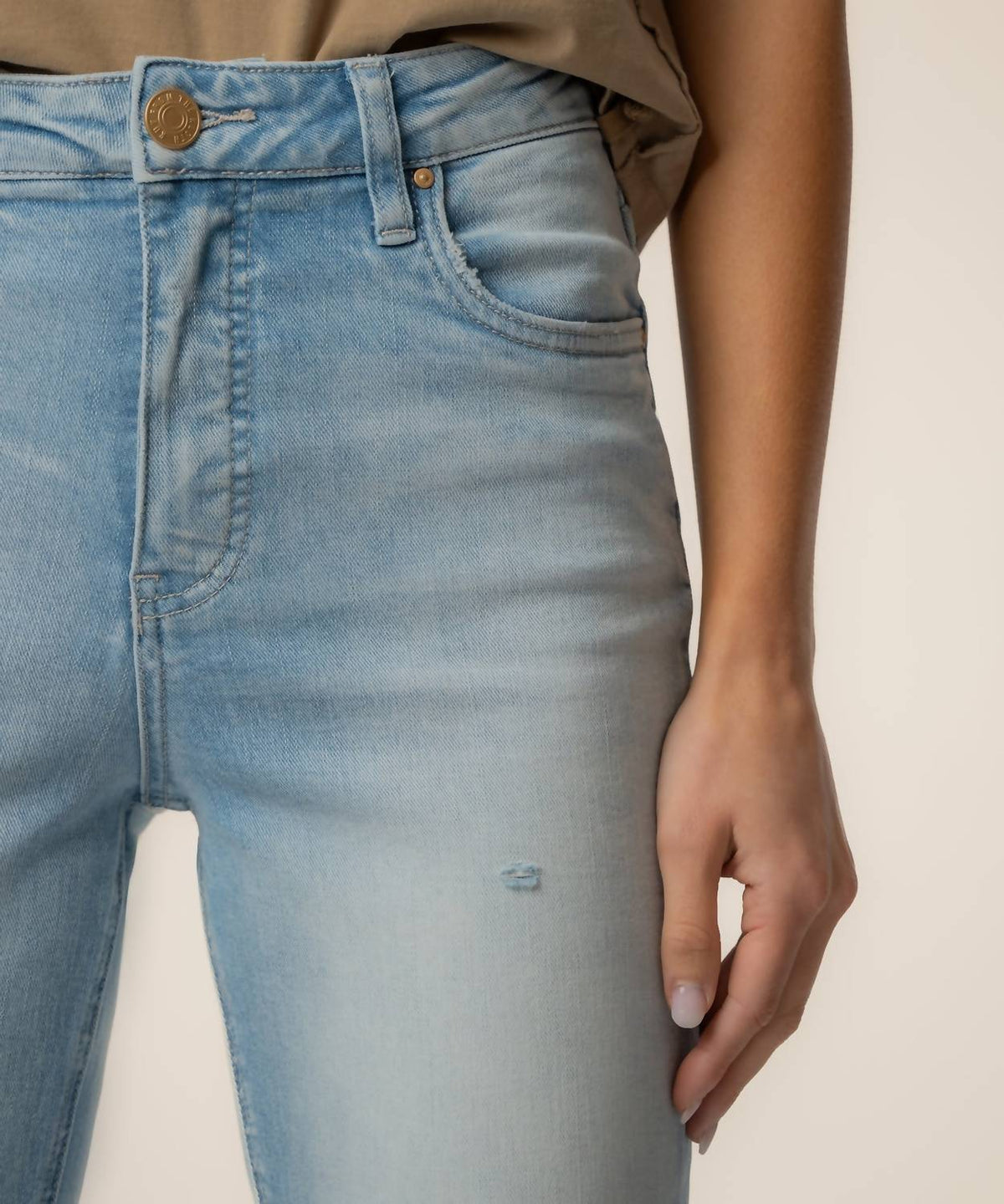 Kut From The Kloth - Rachael High Rise Fab Ab Mom Raw Hem Jeans