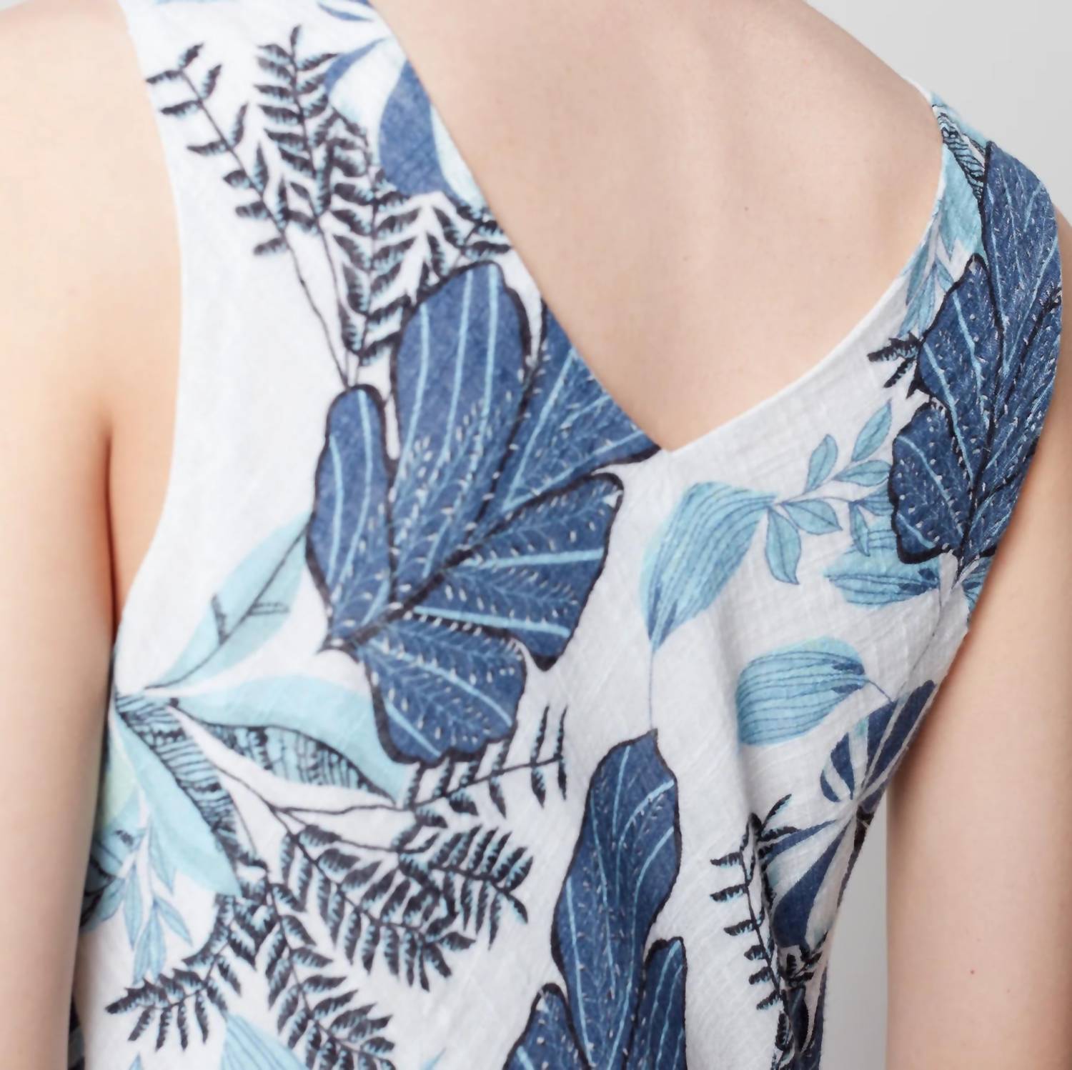 CHARLIE B Sleeveless Printed Cotton Gauze Dress in waterlily - women's dress - view 5