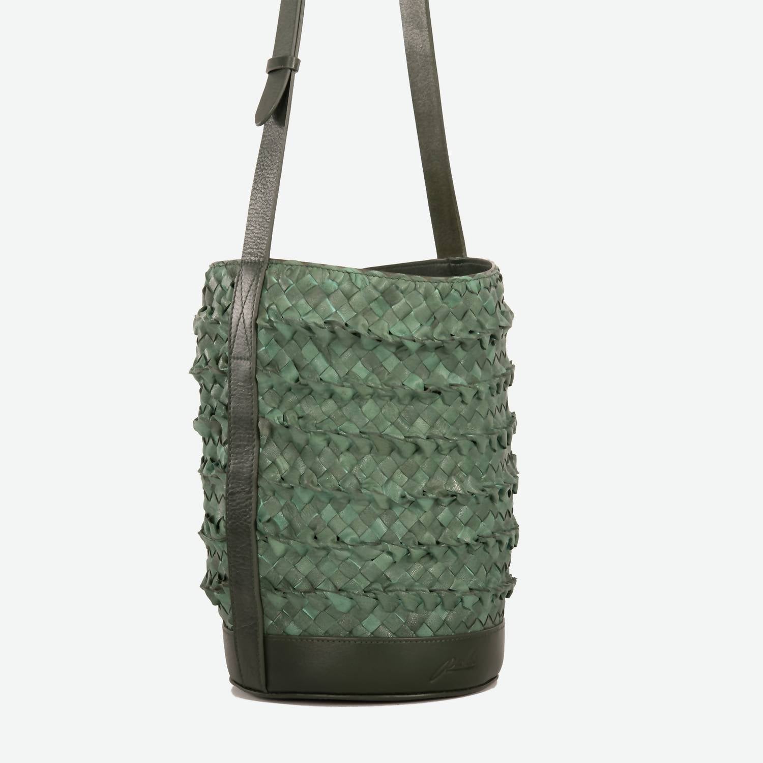 Per Lei New York - Women's Emery Woven Bucket Bag