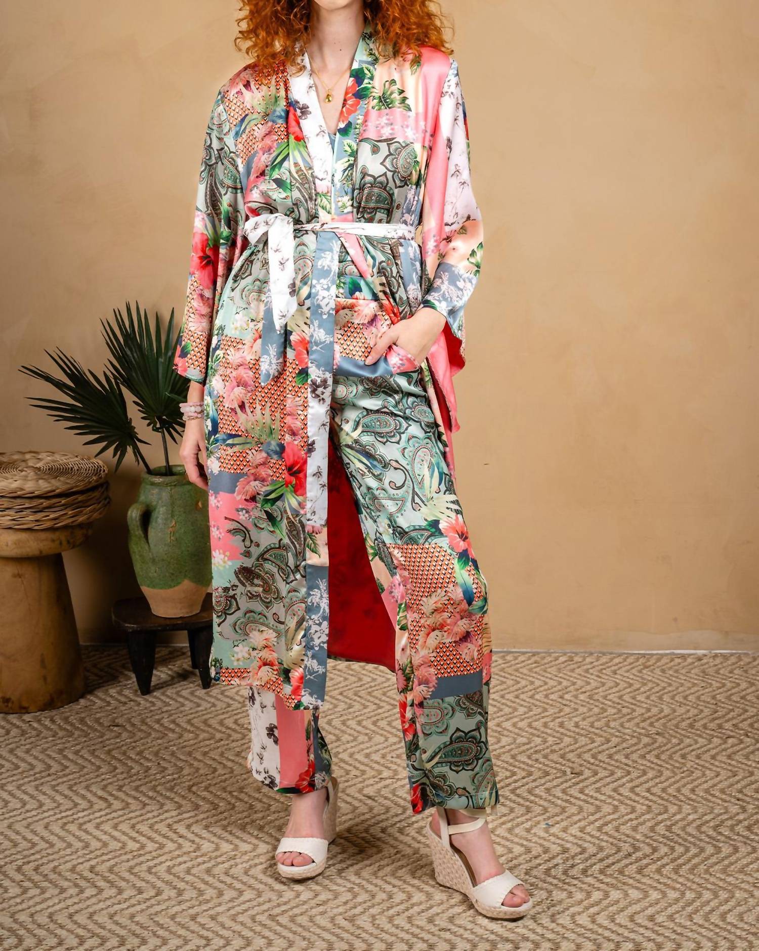 Paparazzi - Charmeuse Kimono With Lining