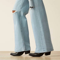 Ariat - Ultra High Rise Tomboy Wide Leg Jeans