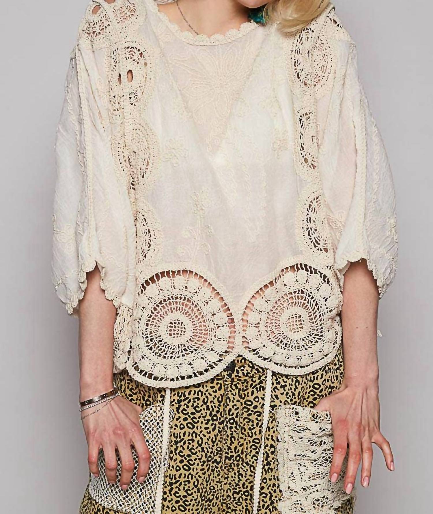 Pol - Round Neck Short Sleeve Floral Embroidery Top