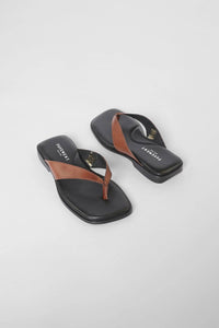 Pavement - Women's Lina Leather Flip-flops