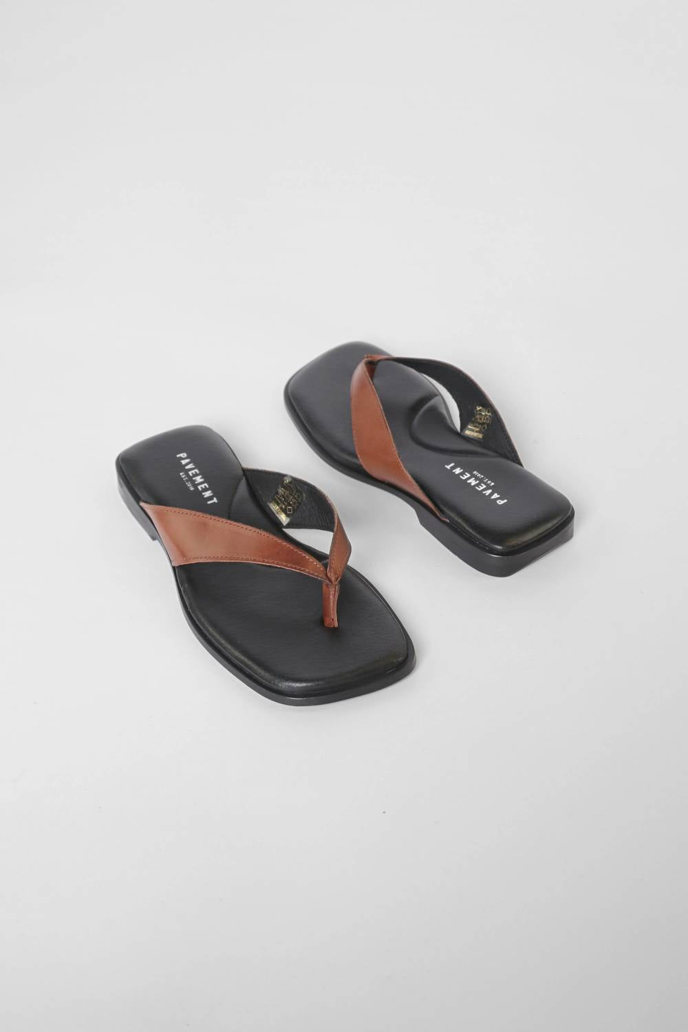 Pavement - Women's Lina Leather Flip-flops