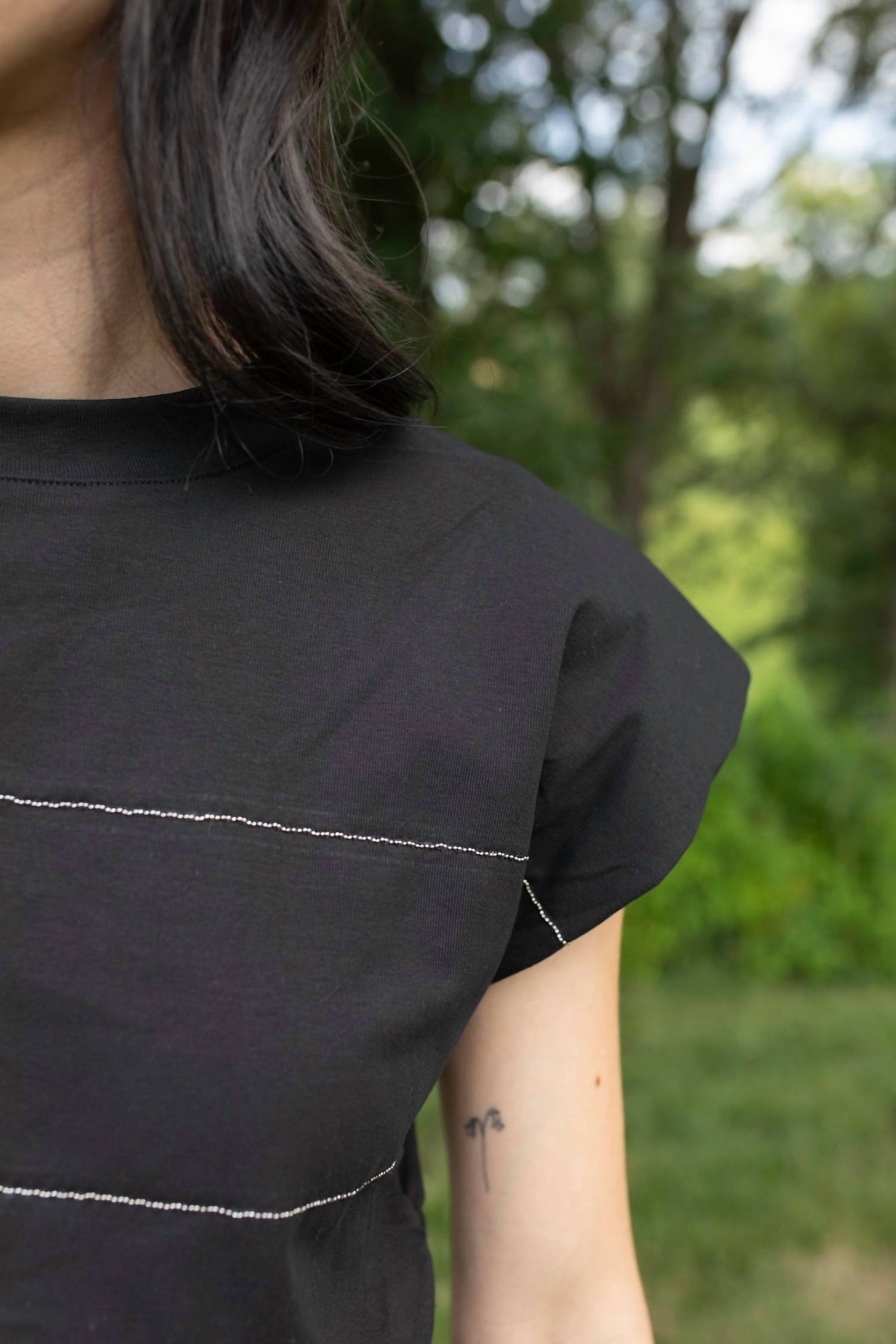 DAVI & DANI Chic Charm Lined Top in black - women's t-shirt - detail view