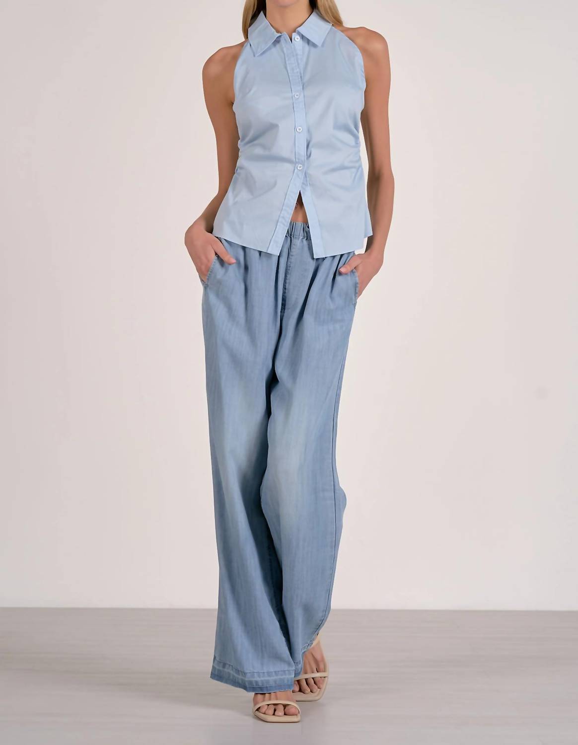 Elan - Halter Neck Sleeveless Collared Button Down Top