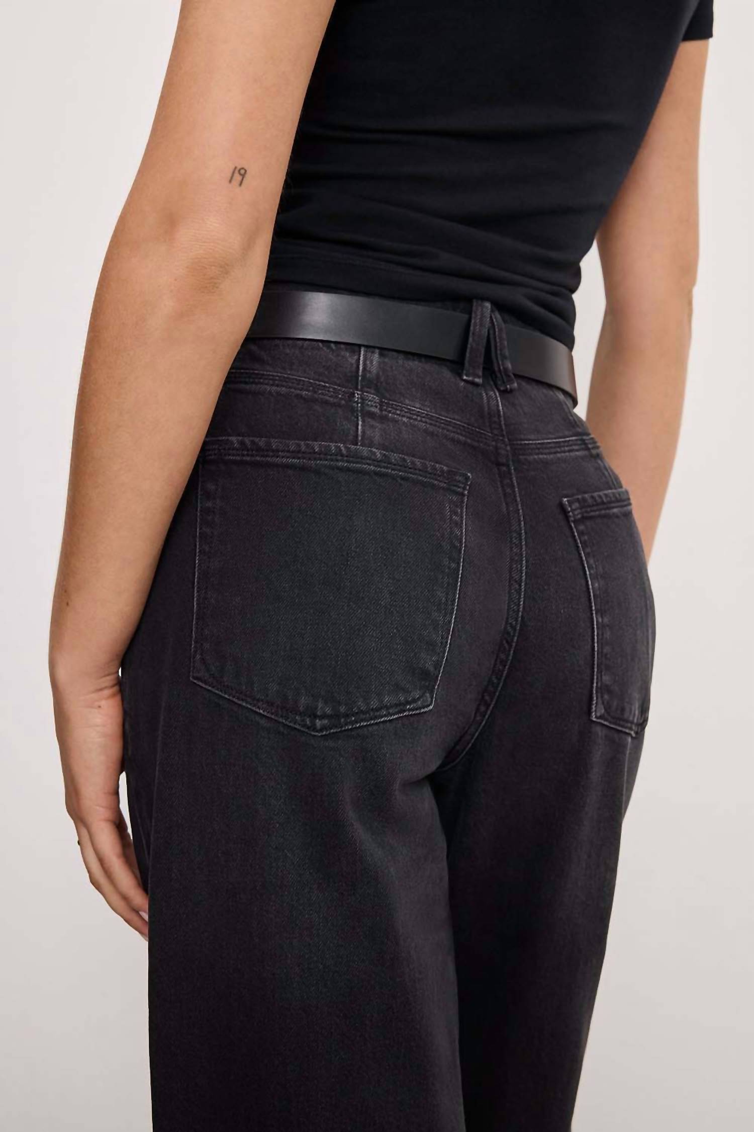 Good American - 90s Mid Rise Straight Leg Jeans