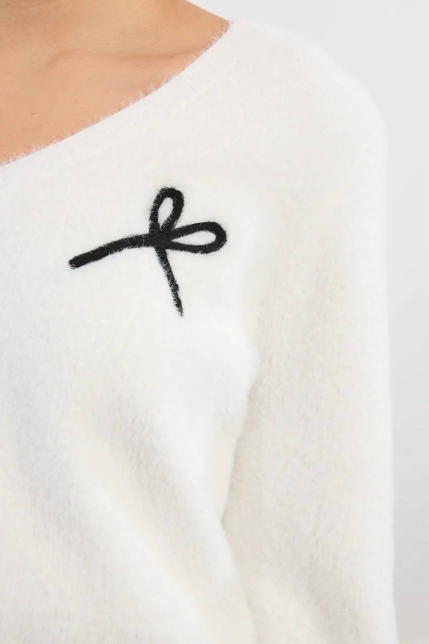 Lili Sidonio - Fluffy Knit Bow Sweater