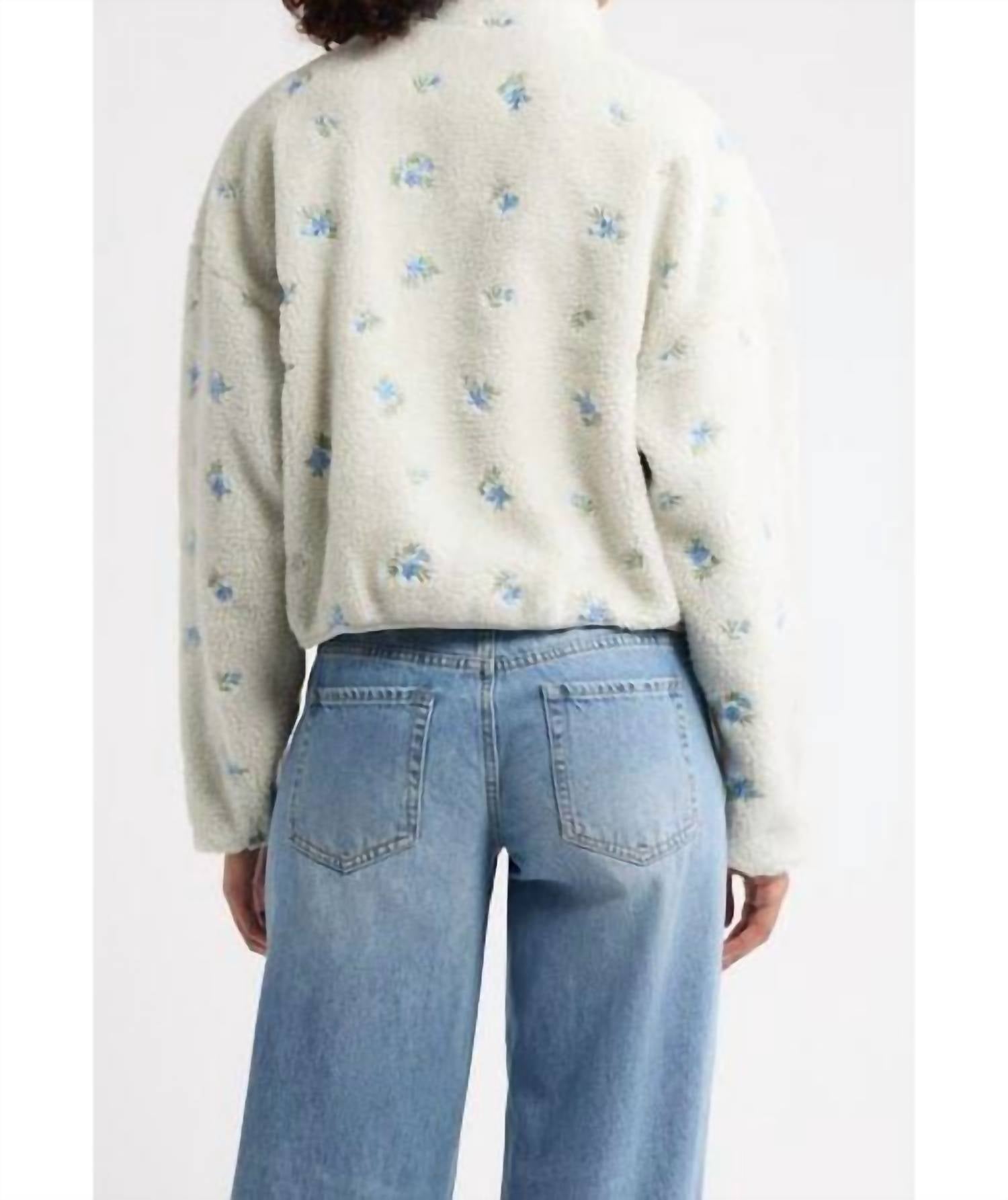 The Happy Camp3R - Petals Elle Pullover Sweater