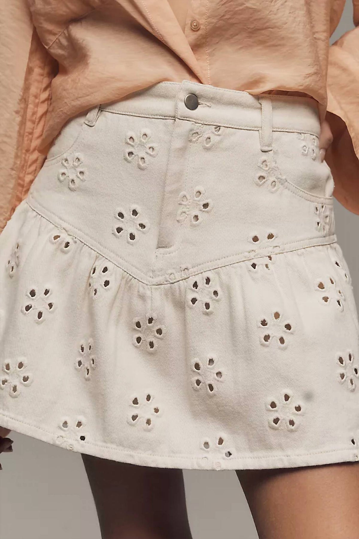 Saylor - PIPPI DAISY EYELET DENIM MINI SKIRT
